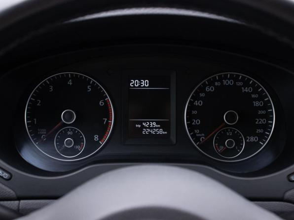 Volkswagen Jetta VI Рестайлинг с пробегом 2014 года, цена 915 000 рублей, 224257 км, седан, Автокод Объявления