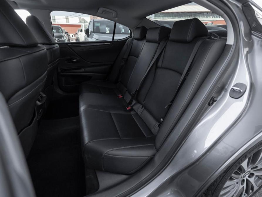 Lexus ES VII Москва  - изображение 13