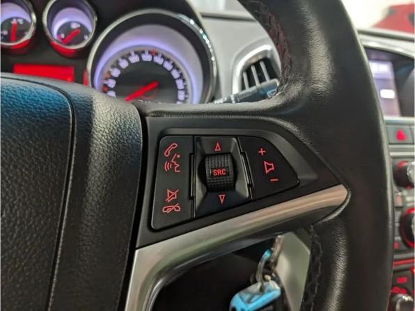 Opel Astra J с пробегом 2011 года, цена 695 000 рублей, 172973 км, универсал, Автокод Объявления