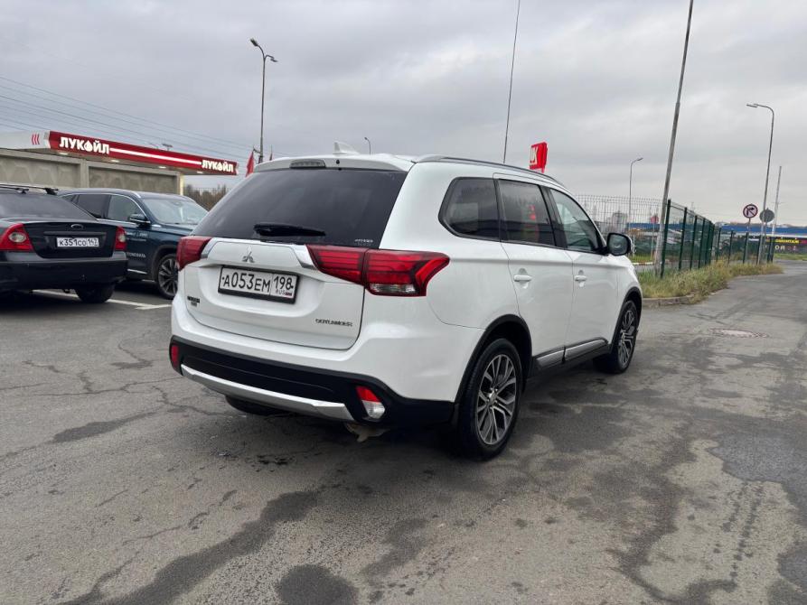 Mitsubishi Outlander III Рестайлинг 2 Санкт-Петербург  - изображение 5