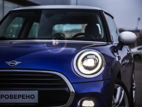 Mini Hatch III (F55/F56) Рестайлинг с пробегом 2018 года, цена 2 129 000 рублей, 60000 км, хэтчбек, Автокод Объявления