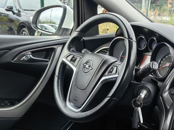 Opel Astra J с пробегом 2011 года, цена 479 000 рублей, 233000 км, хэтчбек, Автокод Объявления
