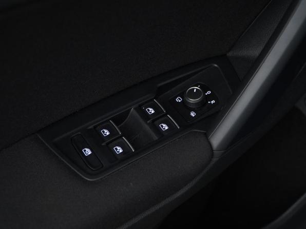 Volkswagen Tiguan II с пробегом 2018 года, цена 2 650 999 рублей, 46370 км, внедорожник, Автокод Объявления