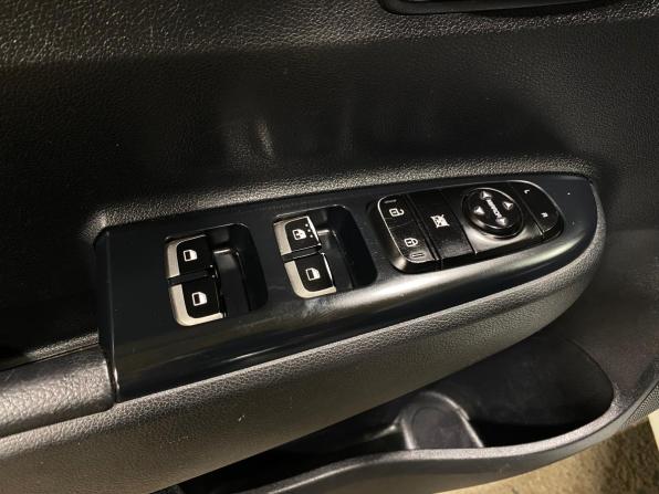 Kia Rio IV с пробегом 2018 года, цена 1 050 000 рублей, 213617 км, седан, Автокод Объявления