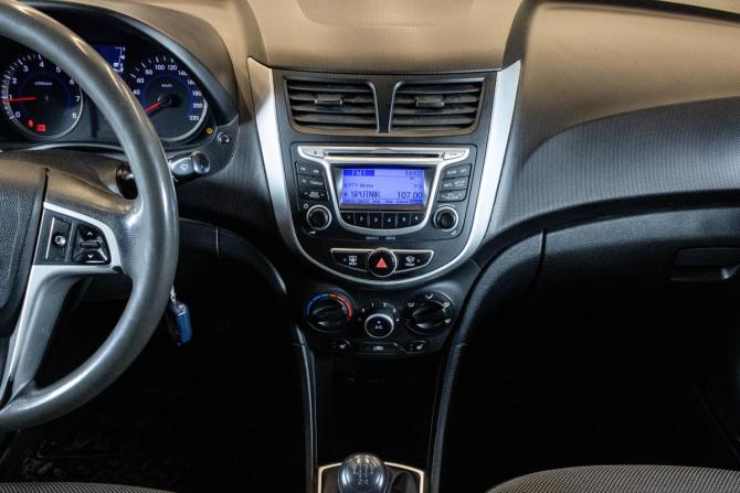 Hyundai Solaris I с пробегом 2014 года, цена 689 000 рублей, 190311 км, седан, Автокод Объявления