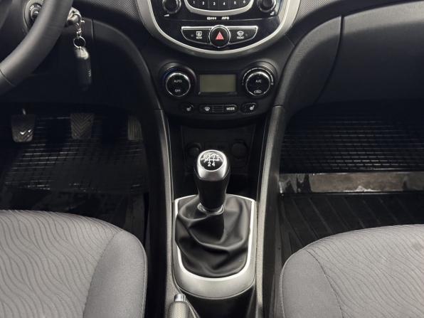 Hyundai Solaris I с пробегом 2013 года, цена 920 000 рублей, 144939 км, седан, Автокод Объявления