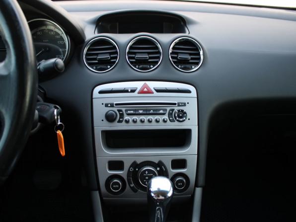 Peugeot 308 I Рестайлинг с пробегом 2012 года, цена 329 000 рублей, 268473 км, хэтчбек, Автокод Объявления