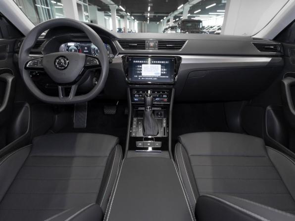 Skoda Superb III Рестайлинг с пробегом 2025 года, цена 3 400 000 рублей, 30 км, лифтбек, Автокод Объявления