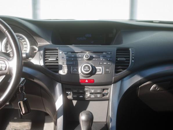 Honda Accord VIII Рестайлинг с пробегом 2012 года, цена 1 100 000 рублей, 307384 км, седан, Автокод Объявления