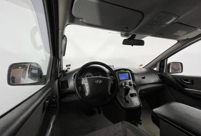 Hyundai H-1 II с пробегом 2014 года, цена 1 650 000 рублей, 217252 км, минивэн, Автокод Объявления