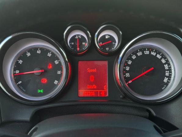 Opel Astra J с пробегом 2011 года, цена 730 000 рублей, 237365 км, хэтчбек, Автокод Объявления