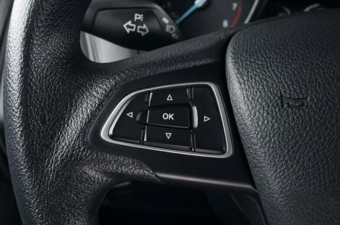 Ford Focus III Рестайлинг с пробегом 2017 года, цена 1 349 000 рублей, 98000 км, универсал, Автокод Объявления
