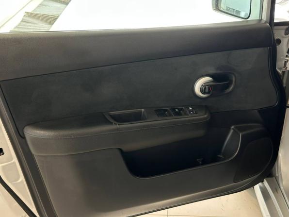 Nissan Tiida I Рестайлинг с пробегом 2011 года, цена 657 000 рублей, 220336 км, хэтчбек, Автокод Объявления