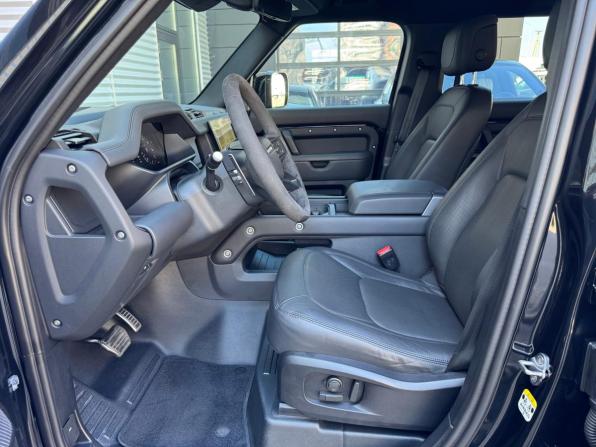 Land Rover Defender II с пробегом 2022 года, цена 14 500 000 рублей, 32610 км, внедорожник, Автокод Объявления