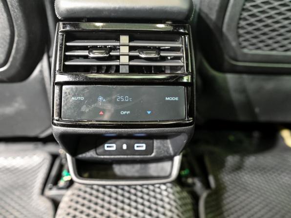 Geely Monjaro I с пробегом 2023 года, цена 3 300 000 рублей, 62598 км, внедорожник, Автокод Объявления