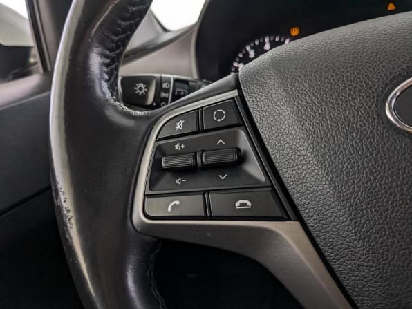 Hyundai Solaris II с пробегом 2018 года, цена 1 100 000 рублей, 146639 км, седан, Автокод Объявления