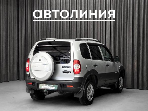 Chevrolet Niva I Рестайлинг с пробегом 2017 года, цена 760 000 рублей, 63000 км, внедорожник, Автокод Объявления