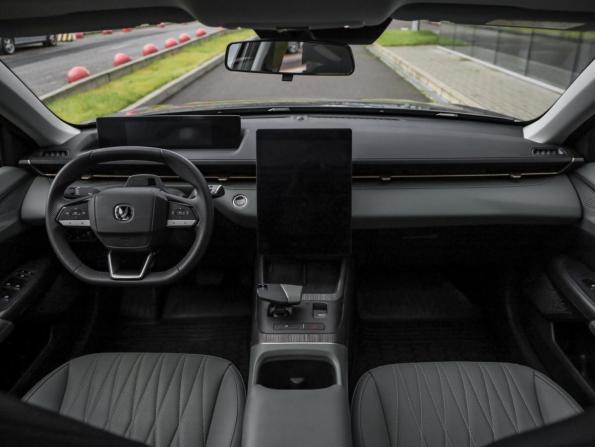 Changan Lamore с пробегом 2024 года, цена 2 050 000 рублей, 12853 км, седан, Автокод Объявления