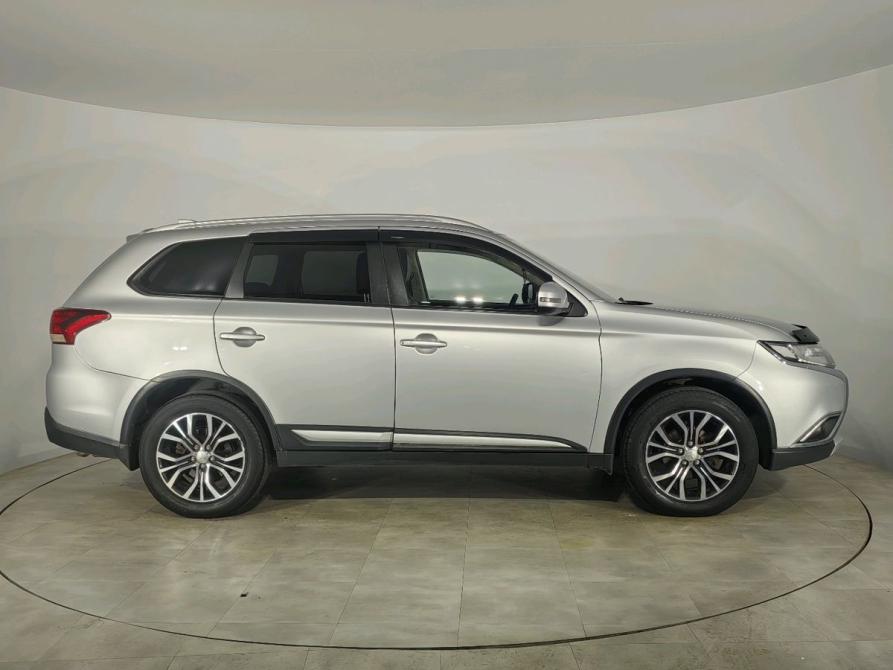 Mitsubishi Outlander III Рестайлинг 2 Санкт-Петербург  - изображение 4