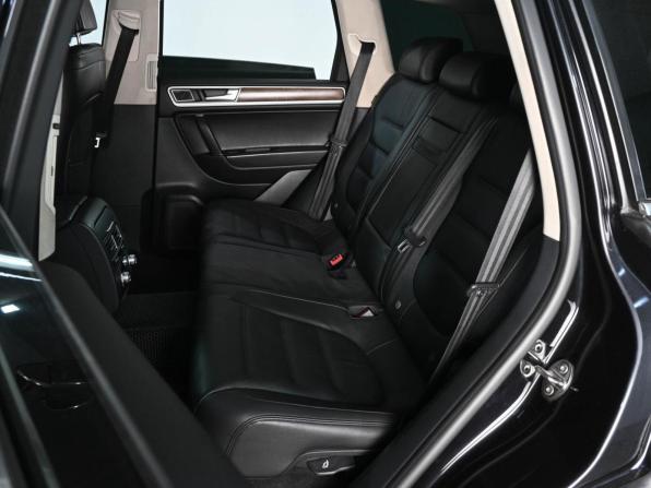 Volkswagen Touareg II Рестайлинг с пробегом 2015 года, цена 3 319 000 рублей, 121484 км, внедорожник, Автокод Объявления
