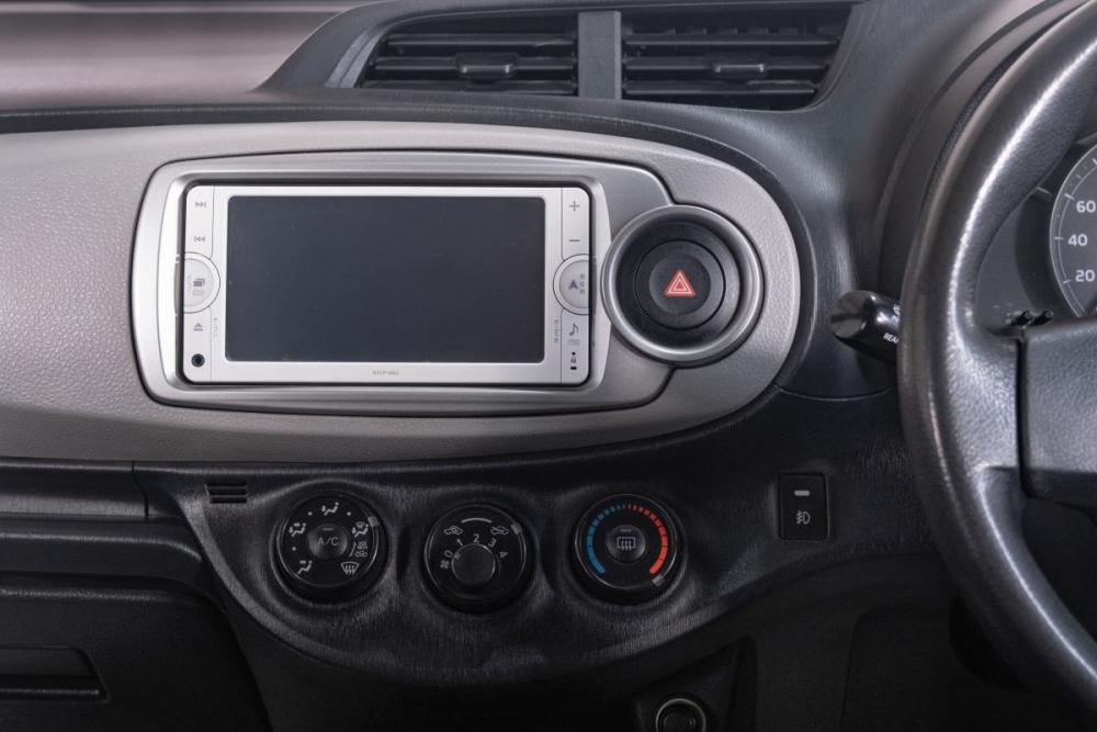 Toyota Vitz III (XP130) Томск  - изображение 14