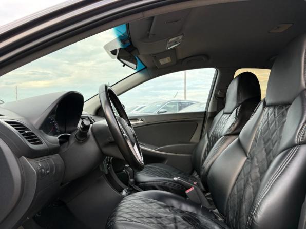 Hyundai Solaris I с пробегом 2014 года, цена 950 000 рублей, 174055 км, седан, Автокод Объявления