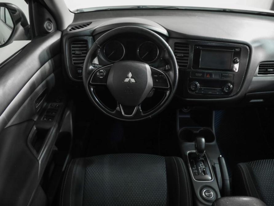 Mitsubishi Outlander III Рестайлинг 2 Санкт-Петербург  - изображение 11
