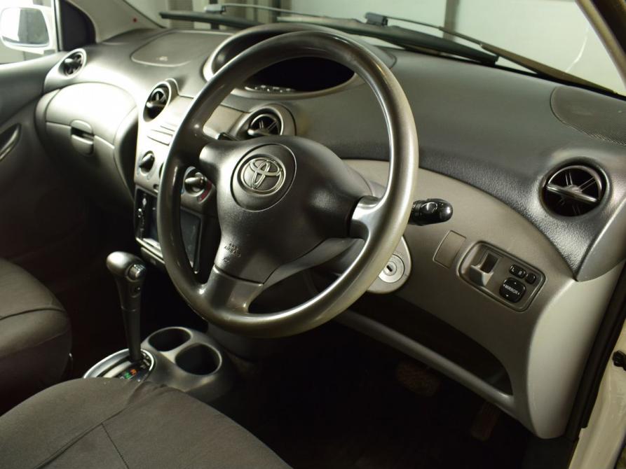 Toyota Vitz I (P10) Кемерово  - изображение 7