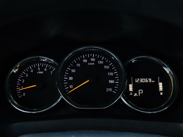 Renault Logan II Рестайлинг с пробегом 2019 года, цена 905 000 рублей, 117536 км, седан, Автокод Объявления