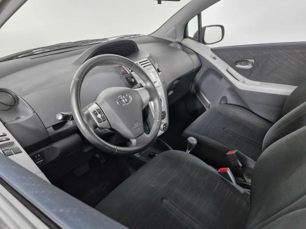 Toyota Yaris II с пробегом 2008 года, цена 499 000 рублей, 138475 км, хэтчбек, Автокод Объявления