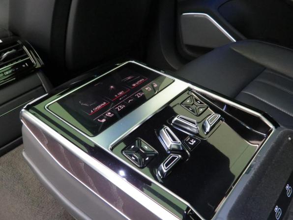 Audi A8 IV (D5) Рестайлинг с пробегом 2022 года, цена 10 600 000 рублей, 35880 км, седан, Автокод Объявления