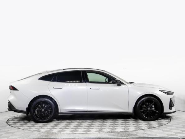 Changan UNI-V I с пробегом 2022 года, цена 2 128 000 рублей, 33231 км, лифтбек, Автокод Объявления