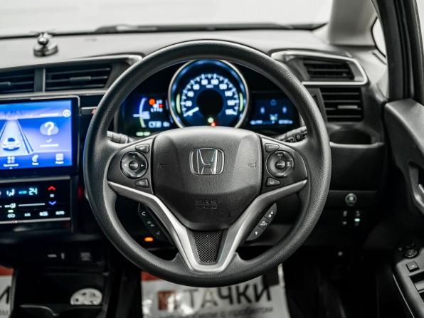 Honda Fit III Рестайлинг с пробегом 2018 года, цена 1 075 000 рублей, 57881 км, хэтчбек, Автокод Объявления