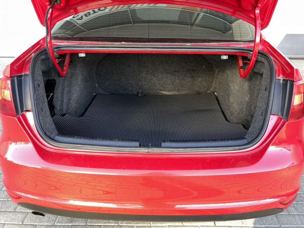Volkswagen Jetta VI с пробегом 2012 года, цена 698 000 рублей, 236000 км, седан, Автокод Объявления