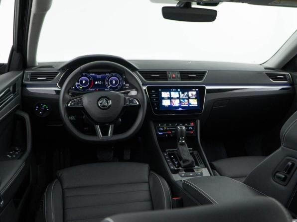 Skoda Superb IV с пробегом 2025 года, цена 4 249 055 рублей, 2936 км, лифтбек, Автокод Объявления