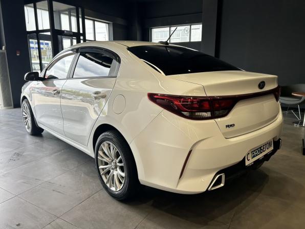 Kia Rio IV Рестайлинг с пробегом 2020 года, цена 1 640 000 рублей, 114575 км, седан, Автокод Объявления