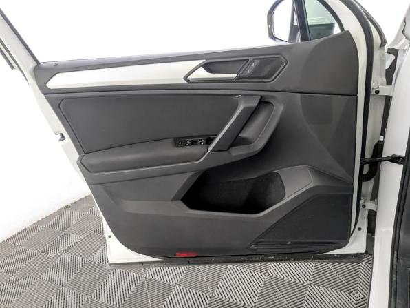 Volkswagen Tiguan II Рестайлинг с пробегом 2021 года, цена 3 110 000 рублей, 55235 км, внедорожник, Автокод Объявления