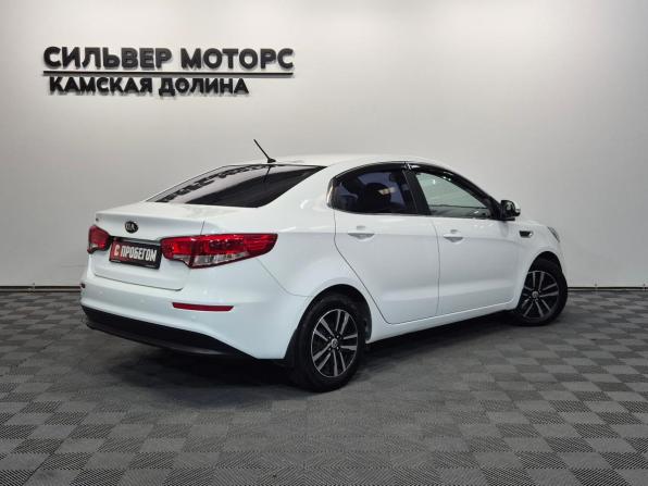 Kia Rio III Рестайлинг с пробегом 2015 года, цена 1 030 000 рублей, 111850 км, седан, Автокод Объявления
