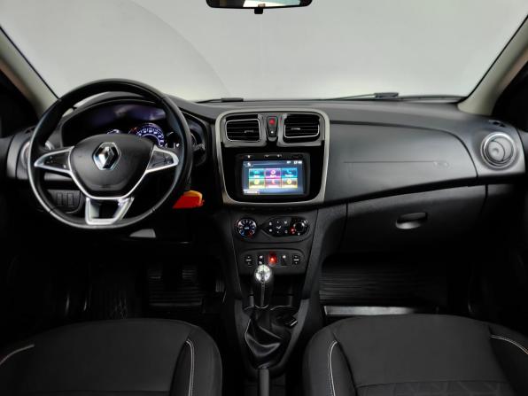 Renault Logan II Рестайлинг с пробегом 2019 года, цена 1 145 000 рублей, 102000 км, седан, Автокод Объявления