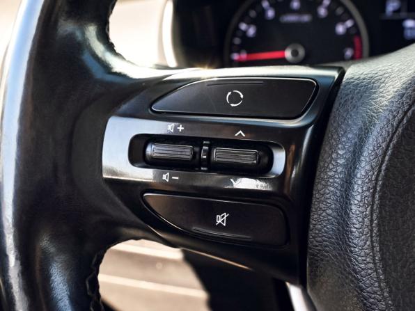 Kia Rio IV с пробегом 2018 года, цена 1 375 000 рублей, 92871 км, хэтчбек, Автокод Объявления