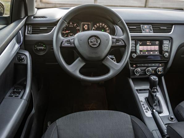 Skoda Octavia III (A7) с пробегом 2014 года, цена 1 048 000 рублей, 298092 км, лифтбек, Автокод Объявления
