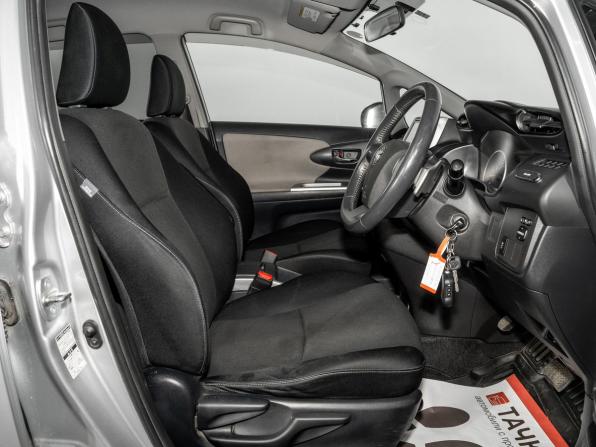 Toyota Wish II с пробегом 2010 года, цена 1 245 000 рублей, 160785 км, минивэн, Автокод Объявления