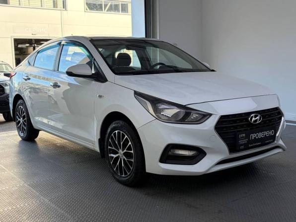 Hyundai Solaris II с пробегом 2018 года, цена 1 055 000 рублей, 104500 км, седан, Автокод Объявления