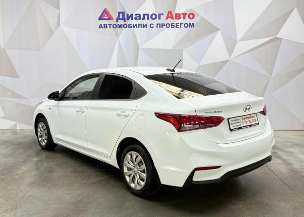 Hyundai Solaris II с пробегом 2017 года, цена 1 360 000 рублей, 96754 км, седан, Автокод Объявления