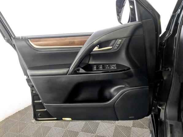 Lexus LX III Рестайлинг 2 с пробегом 2016 года, цена 7 500 000 рублей, 104729 км, внедорожник, Автокод Объявления