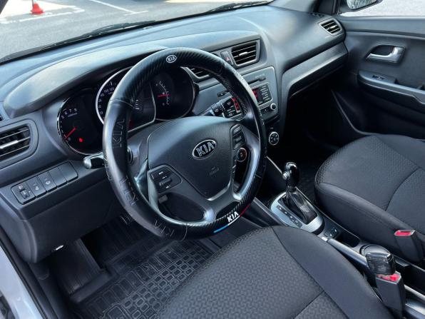 Kia Rio III Рестайлинг с пробегом 2015 года, цена 1 215 000 рублей, 87533 км, седан, Автокод Объявления