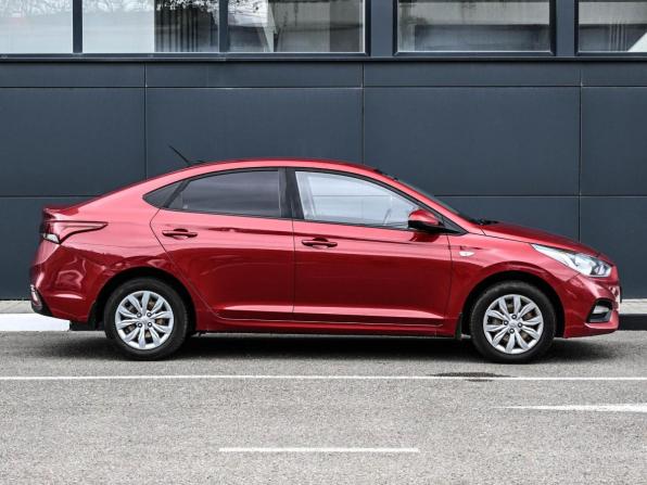 Hyundai Solaris II с пробегом 2018 года, цена 1 164 000 рублей, 170117 км, седан, Автокод Объявления