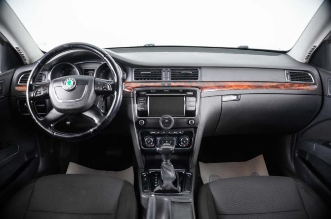 Skoda Superb II с пробегом 2011 года, цена 1 049 000 рублей, 301200 км, лифтбек, Автокод Объявления