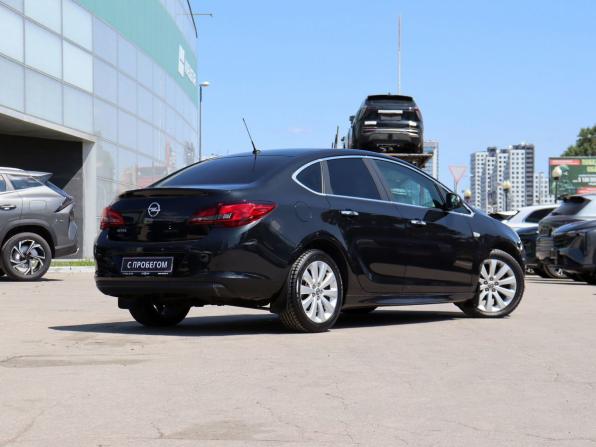 Opel Astra J Рестайлинг с пробегом 2013 года, цена 710 000 рублей, 266158 км, седан, Автокод Объявления
