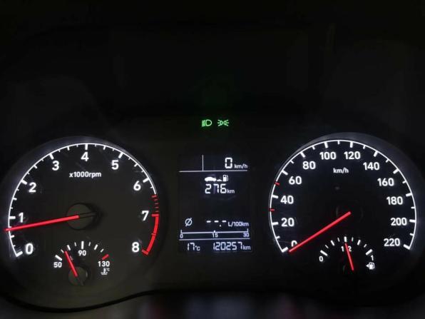 Hyundai Solaris II с пробегом 2018 года, цена 1 299 000 рублей, 120252 км, седан, Автокод Объявления